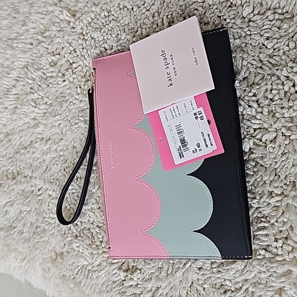 Kate Spade Intersario Scallop Wristlet - Picture 7 of 9